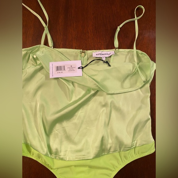 WeWoreWhat- Size Medium - Picture 2 of 2